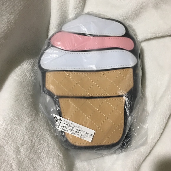 Ice Cream Crossbody Purse - Picture 6 of 6